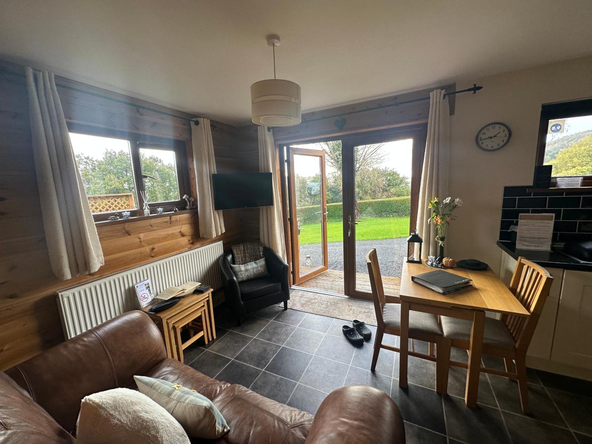 Swansea Log Cabin Pontardawe Exteriör bild
